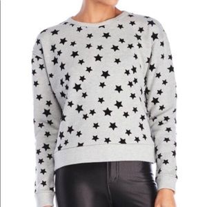 Romeo & Juliet Super soft Flocked sweatshirt. Medium. NWT
